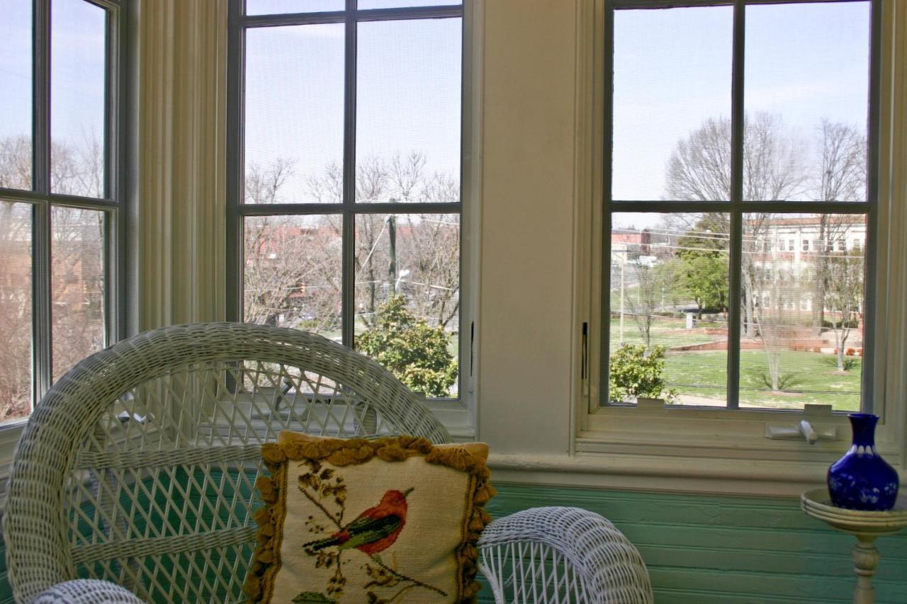 400 West High Inn שרלוטסוויל מראה חיצוני תמונה